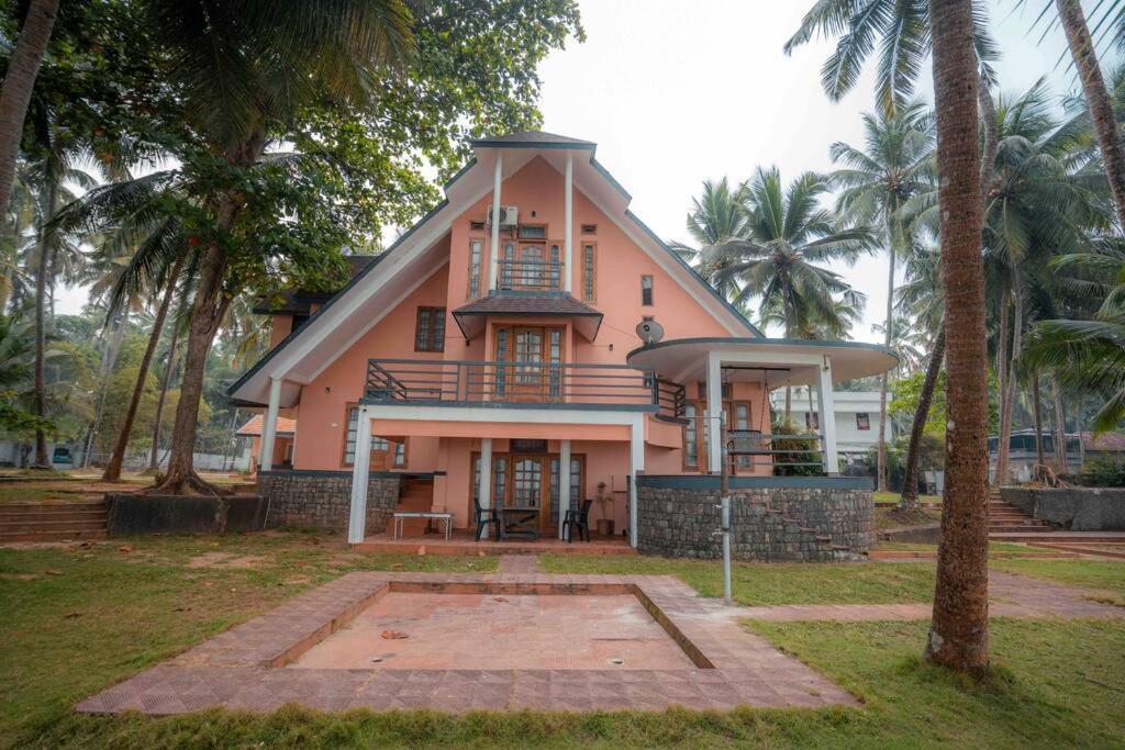 Baywatch By Grha - A Picturesque Beachfront Villa Calicut Eksteriør billede