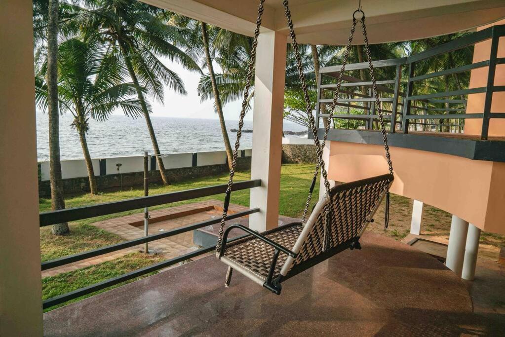Baywatch By Grha - A Picturesque Beachfront Villa Calicut Eksteriør billede