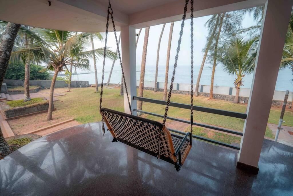 Baywatch By Grha - A Picturesque Beachfront Villa Calicut Eksteriør billede